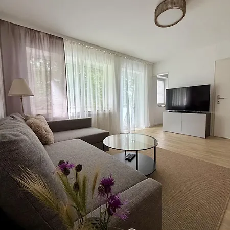 Modern 2-room Near Messe Duesseldorf, Airport & Centre شقة فيليتش