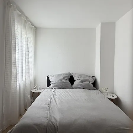 Modern 2-room Near Messe Duesseldorf, Airport & Centre * 빌크