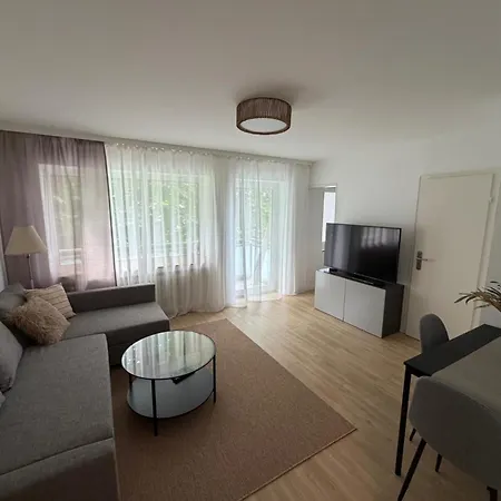 Modern 2-room Near Messe Duesseldorf, Airport & Centre 아파트